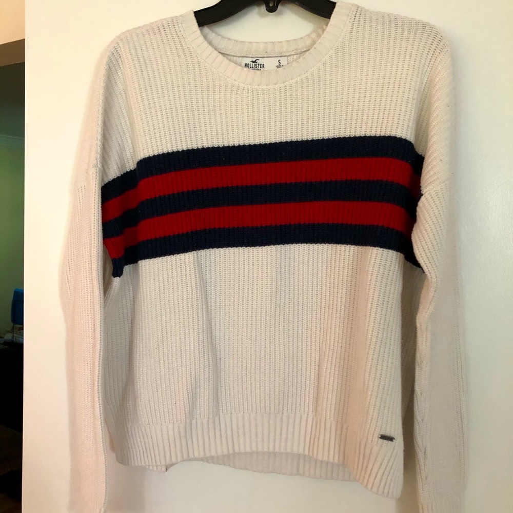Woman’s Hollister sweater